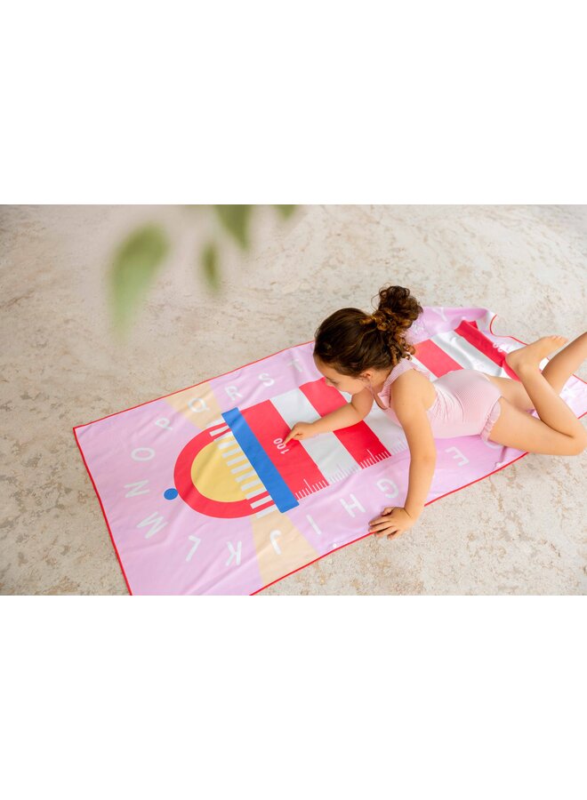 Quut - Playtowel M - Lighthouse cherry