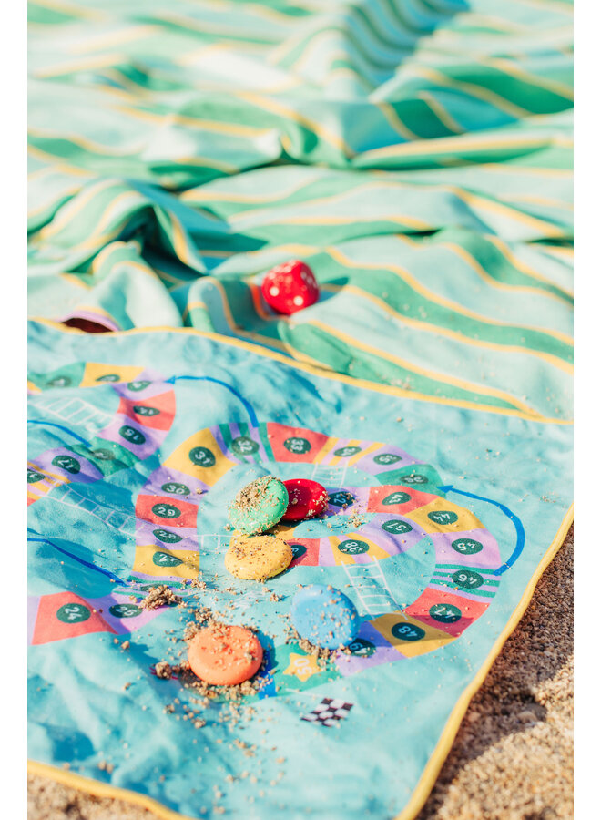 Quut - Travel game - Snakes & ladders / Game of the goose