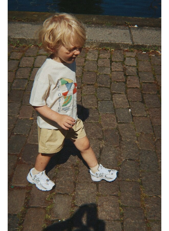 Konges Sløjd - Famo tee - Almond milk