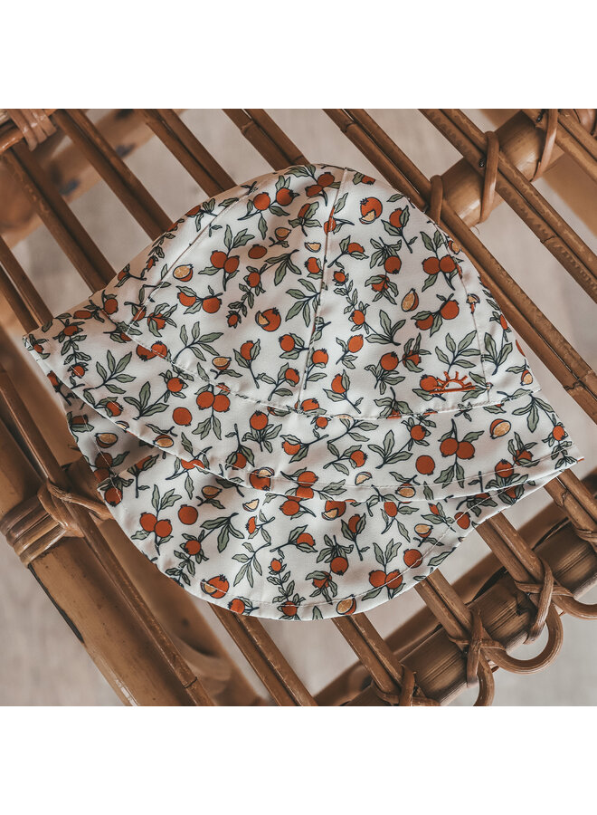 Salted Stories - Pommegranate hat - White swan