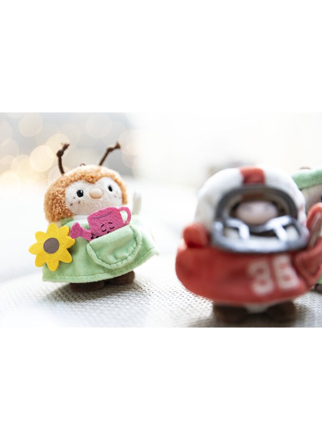 NICI - Mymochi set - Bumblebee Hadshi with gardener costume (Hobby edition)