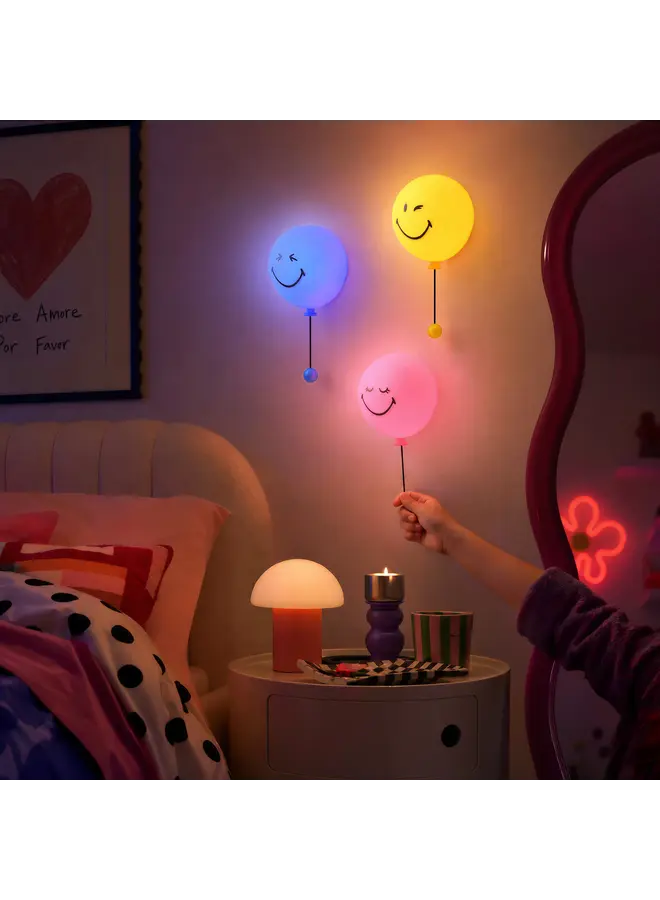 MOB - Bubbly light smiley world - Blue