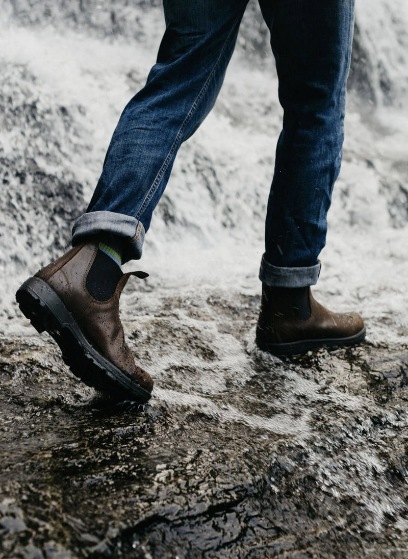 587 classic rustic black blundstone