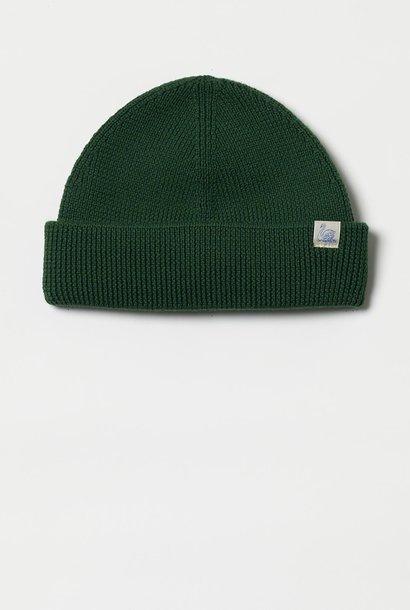 hat ribbed moss