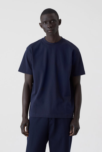 logo t-shirt dark night