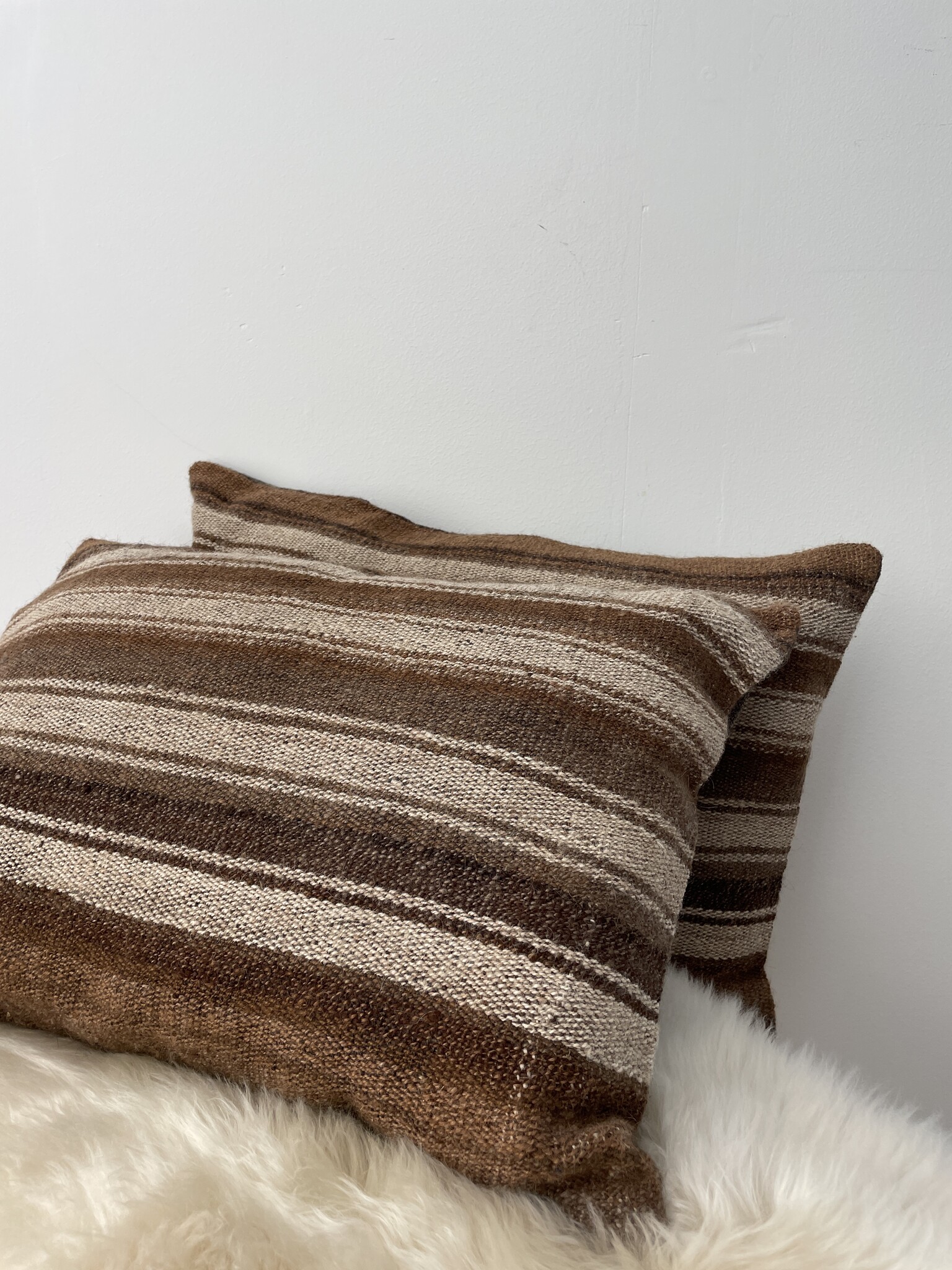 vintage alpaca cushion cover-2