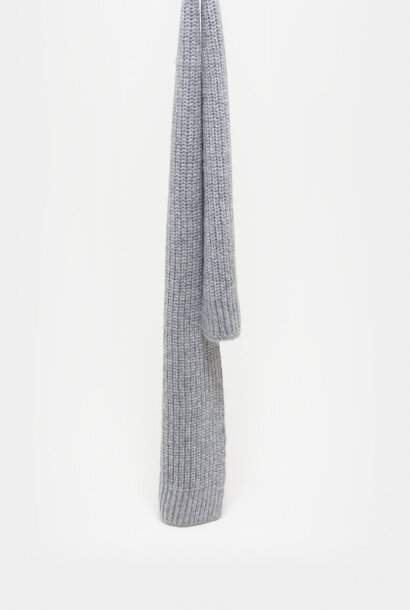 knitted scarf grey