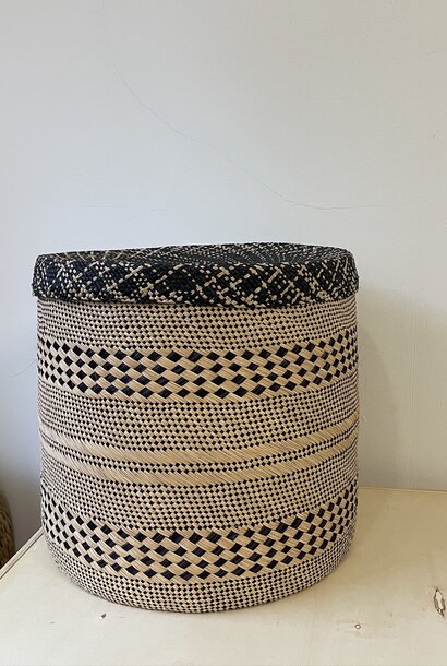 iraca basket with lid