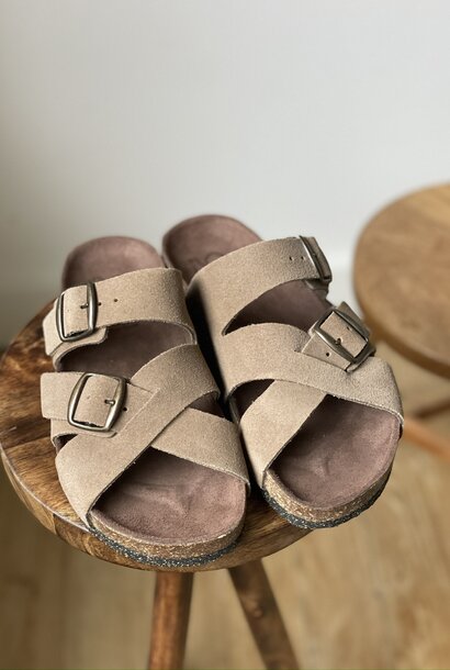 daim slippers taupe