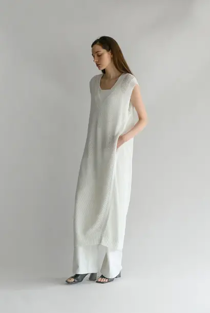 round sleeveless dress white cotton/linnen