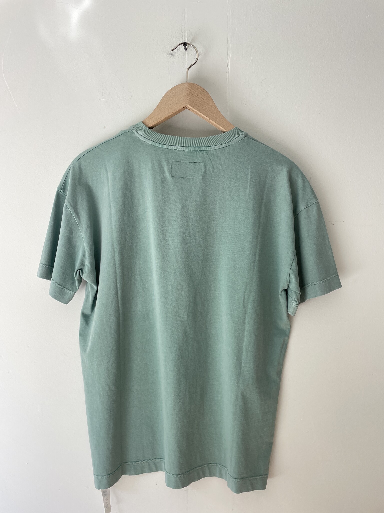 t-shirt stay groovy green-2