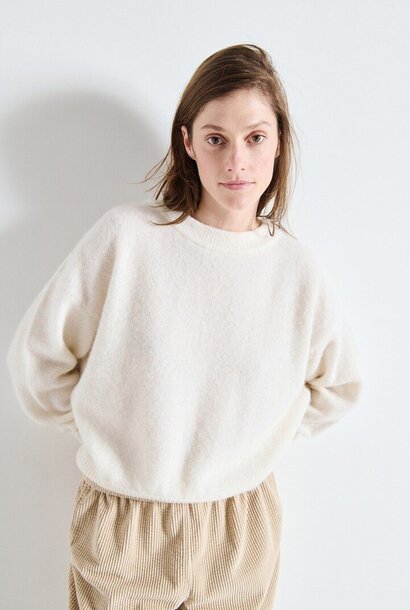 knit vitow off white