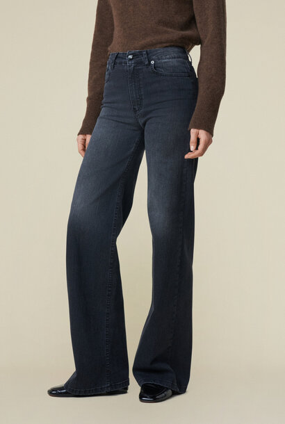 palazzo donatella black