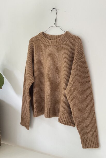 mudita box shape knit chesnut