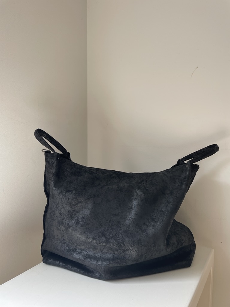 pleione black antique-1