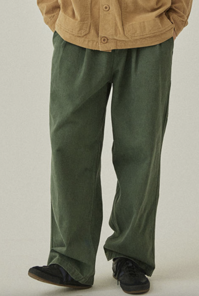 two tuck wide pants khaki