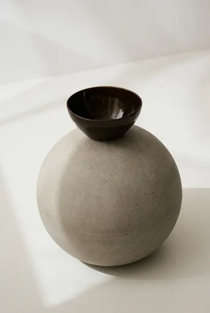 serving bowl ocher out of lines