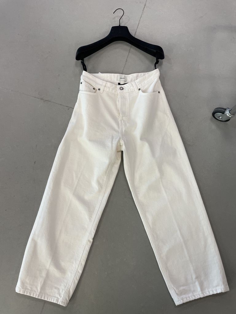 betty bull off white-4