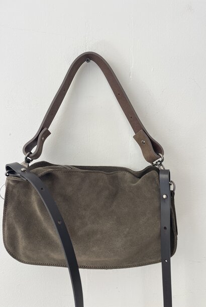 clutchy tom suede mud