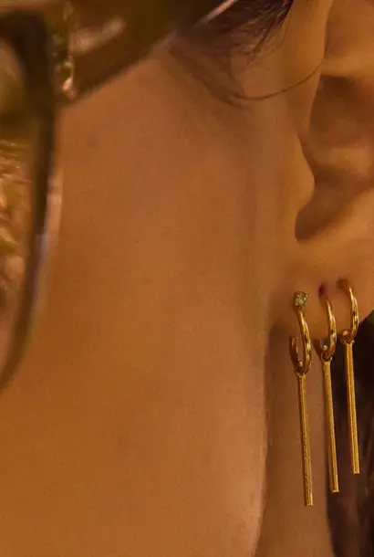 scarlett mismatched hoop ea