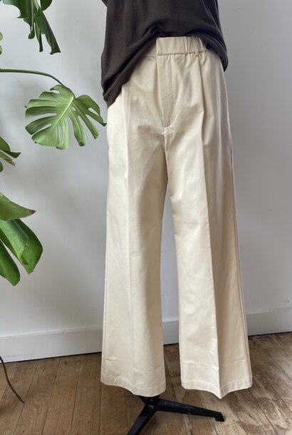 pant 7216 ivory