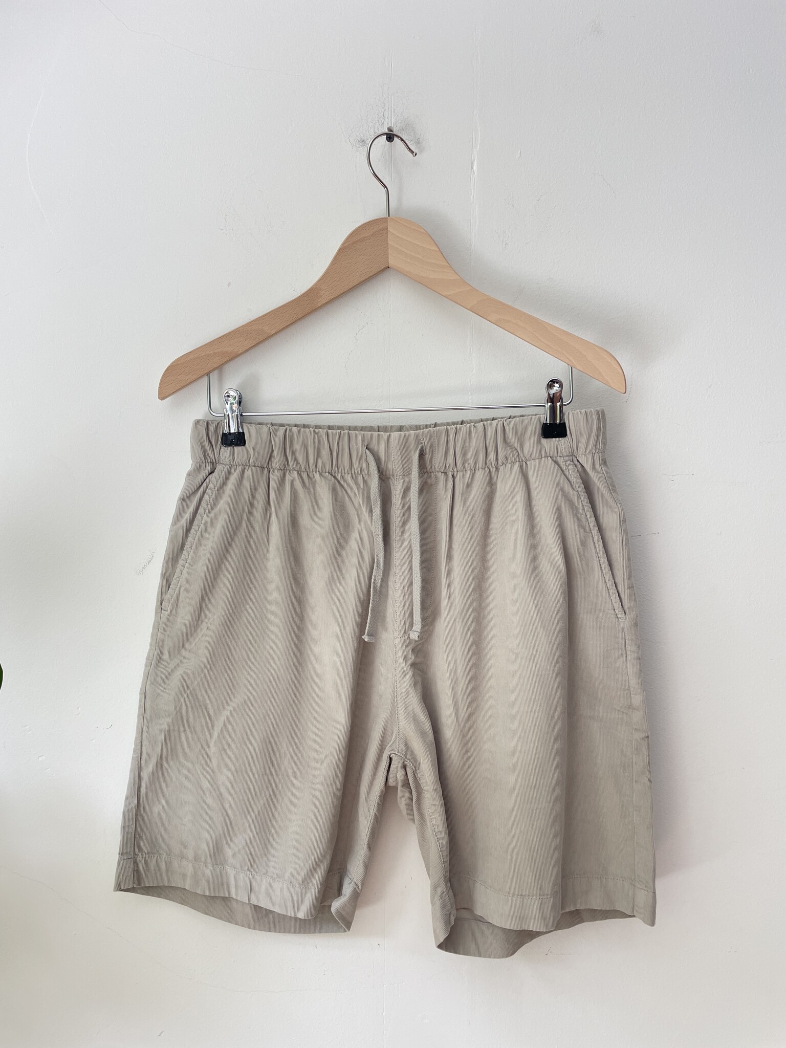 jog short fine corduroy sage-1