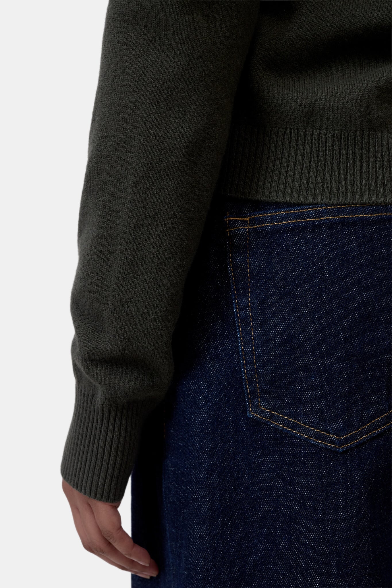 crew neck cardigan green-3