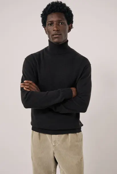 cashmere roll neck brown