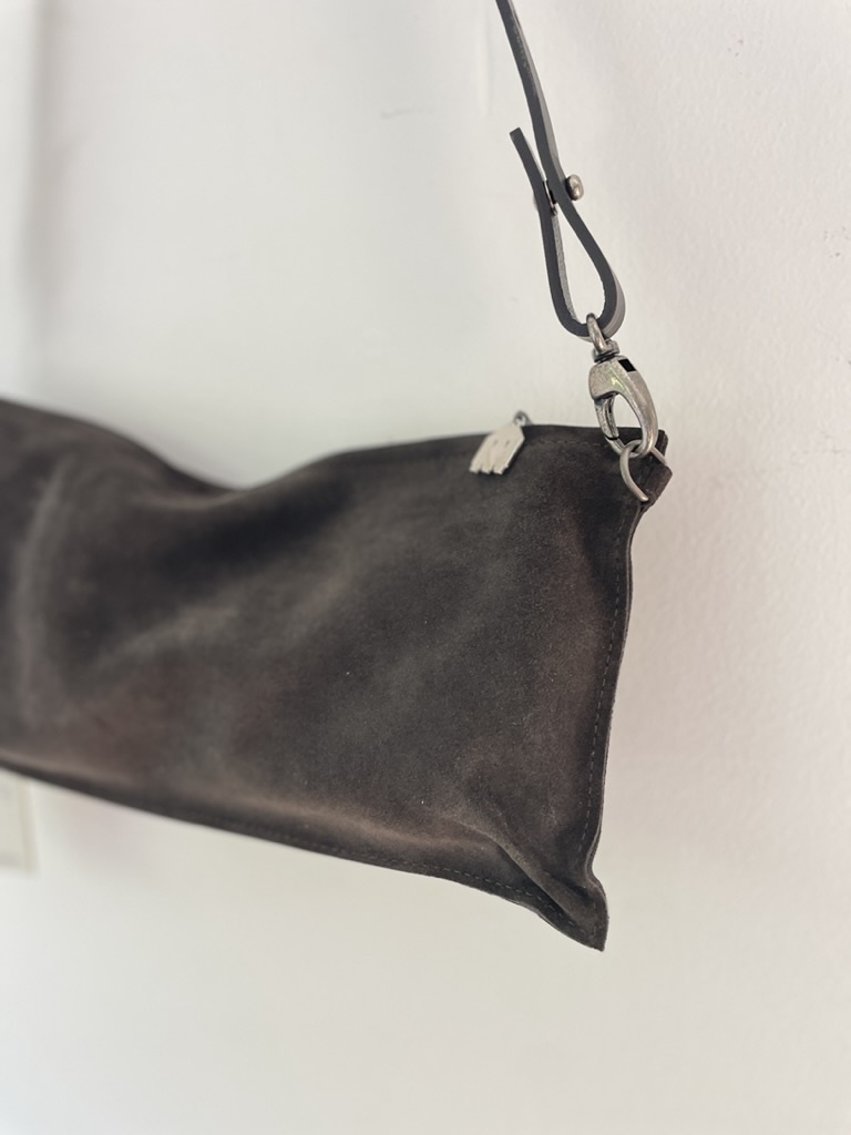 little antique suede choco-3