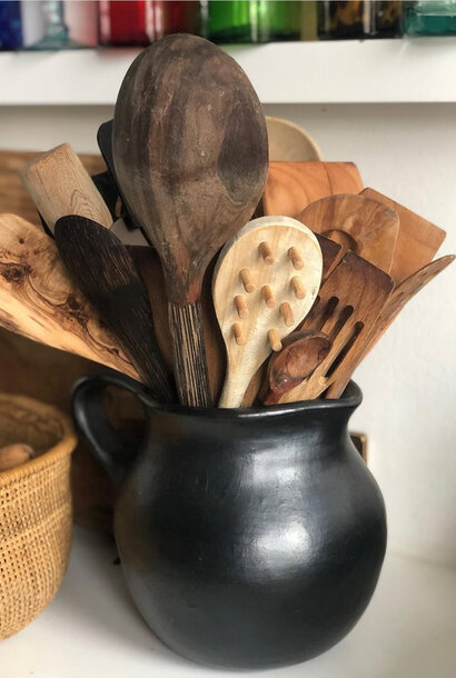 bp black pottery  jar