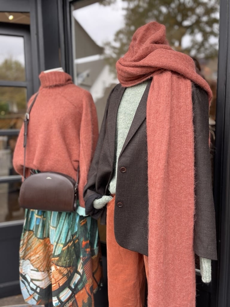 emilia scarf redwood-2