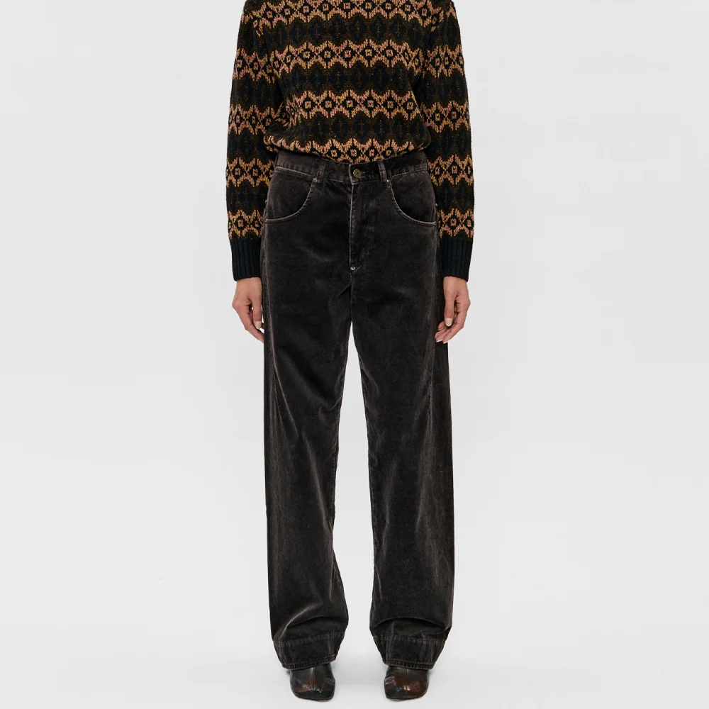 side dart pant ebony-1