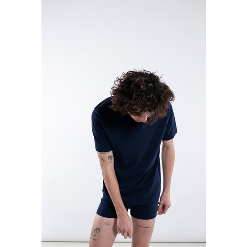 Organic Basics Organic Basics T-shirt / Biologisch Katoen / Navy Organic Basics Organic Basics T-shirt / Biologisch Katoen / Navy