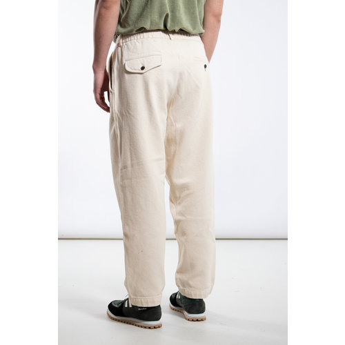 Universal Works Universal Works Trousers / Pleated Track / Ecru Universal Works Universal Works Trousers / Pleated Track / Ecru
