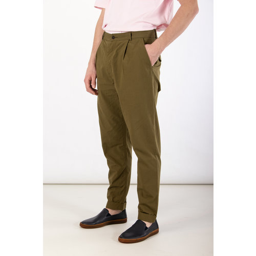 Universal Works Universal Works Trousers / Pleated Pant / Olive Universal Works Universal Works Trousers / Pleated Pant / Olive