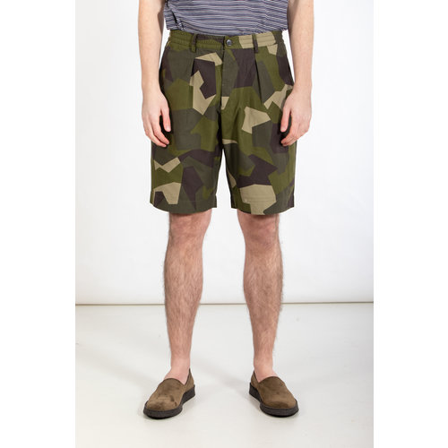 Universal Works Universal Works Shorts / Pleated Track Short / Camo Universal Works Universal Works Shorts / Pleated Track Short / Camo