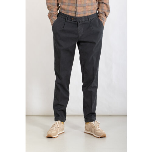 Myths Myths Broek / 23WM19L79 / Rook Myths Myths Broek / 23WM19L79 / Rook