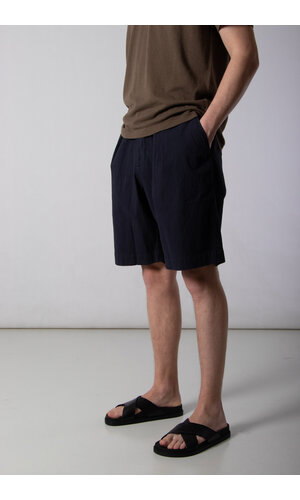 Universal Works Universal Works Shorts / Pleated Track Short / Navy