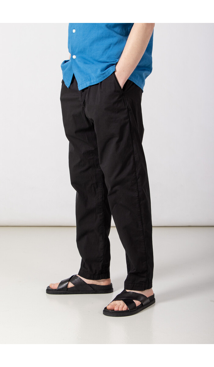 Hannes Roether Hannes Roether Trousers / Paper / Black