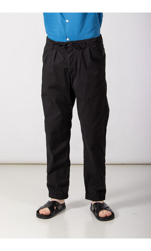 Hannes Roether Hannes Roether Trousers / Paper / Black