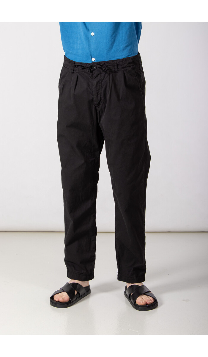 Hannes Roether Hannes Roether Trousers / Paper / Black