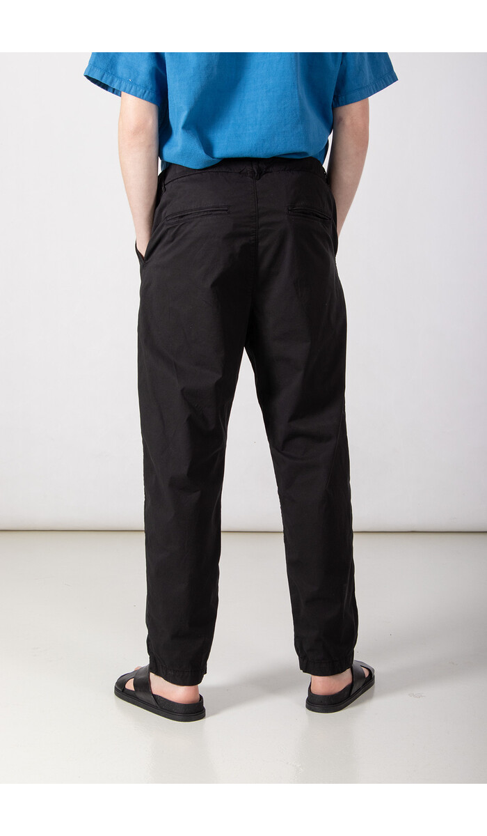 Hannes Roether Hannes Roether Trousers / Paper / Black