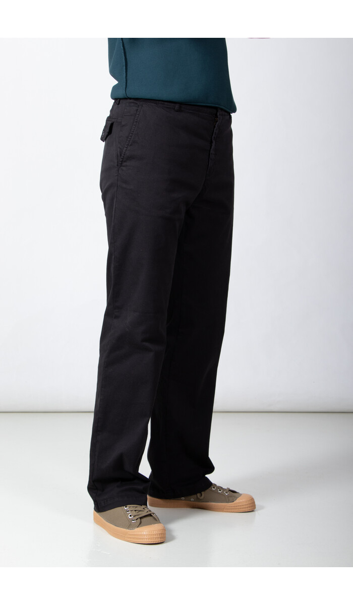 Yoost Yoost Hose / Concrete Pants / Schwarz