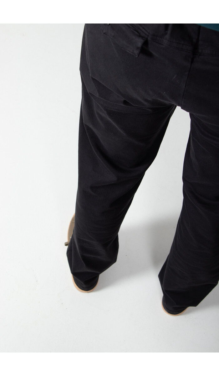 Yoost Yoost Hose / Concrete Pants / Schwarz
