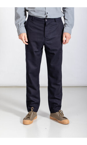 Universal Works Universal Works Broek / Military Chino / Donker Navy Universal Works Universal Works Broek / Military Chino / Donker Navy
