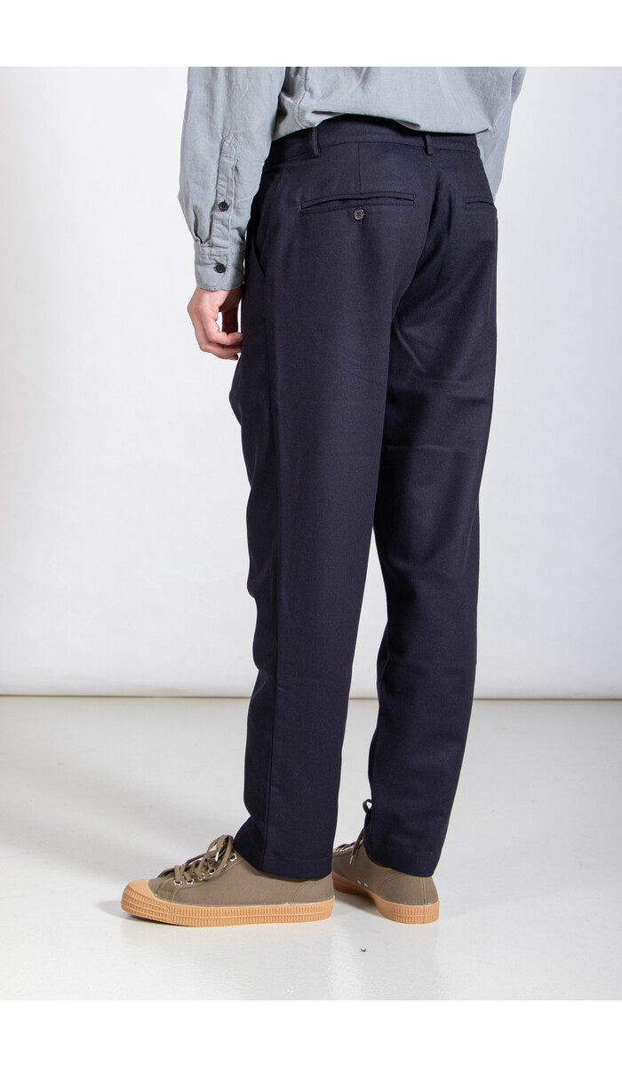 Universal Works Universal Works Broek / Military Chino / Donker Navy Universal Works Universal Works Broek / Military Chino / Donker Navy