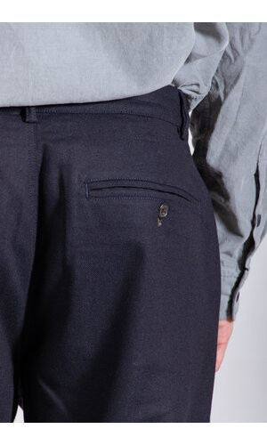 Universal Works Universal Works Broek / Military Chino / Donker Navy Universal Works Universal Works Broek / Military Chino / Donker Navy