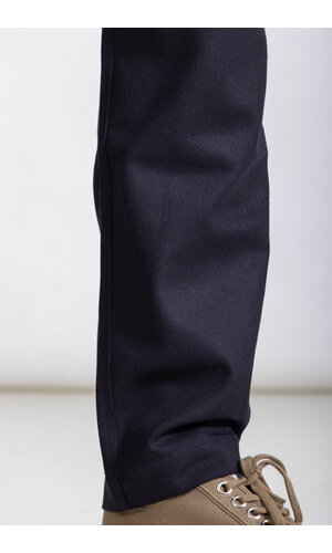 Universal Works Universal Works Broek / Military Chino / Donker Navy Universal Works Universal Works Broek / Military Chino / Donker Navy