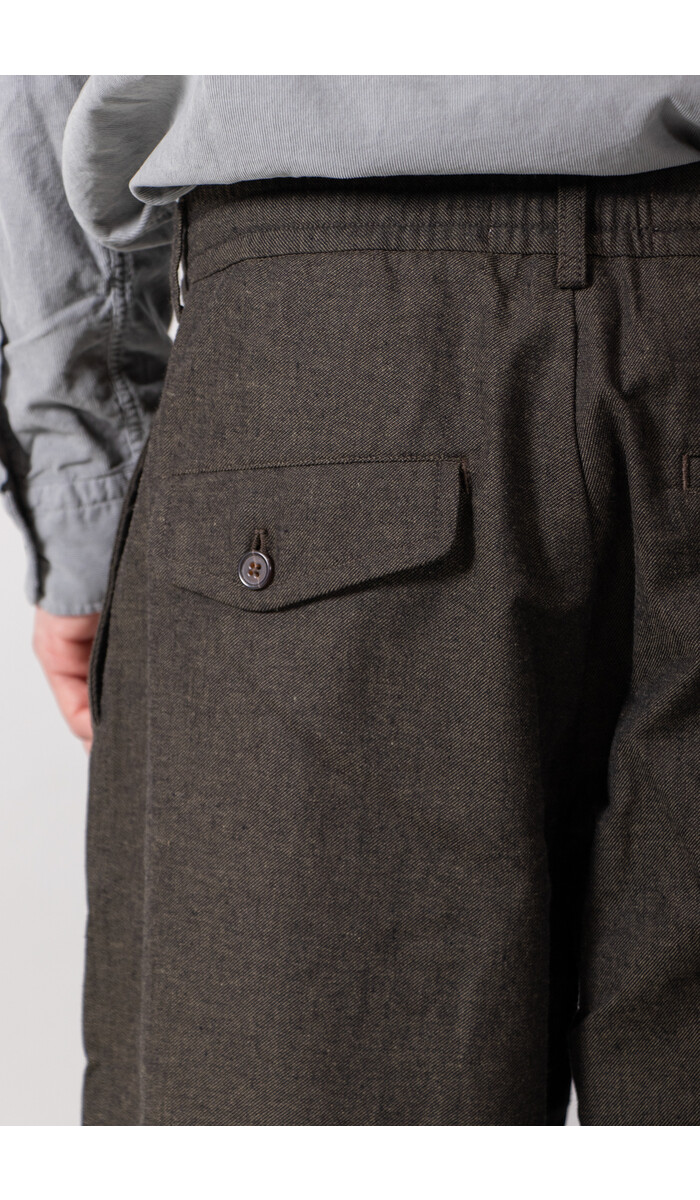 Universal Works Universal Works Trousers / Pleated Track / Lucca Olive Universal Works Universal Works Trousers / Pleated Track / Lucca Olive