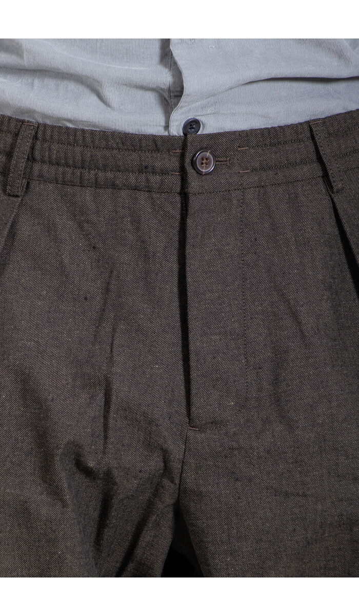 Universal Works Universal Works Trousers / Pleated Track / Lucca Olive Universal Works Universal Works Trousers / Pleated Track / Lucca Olive